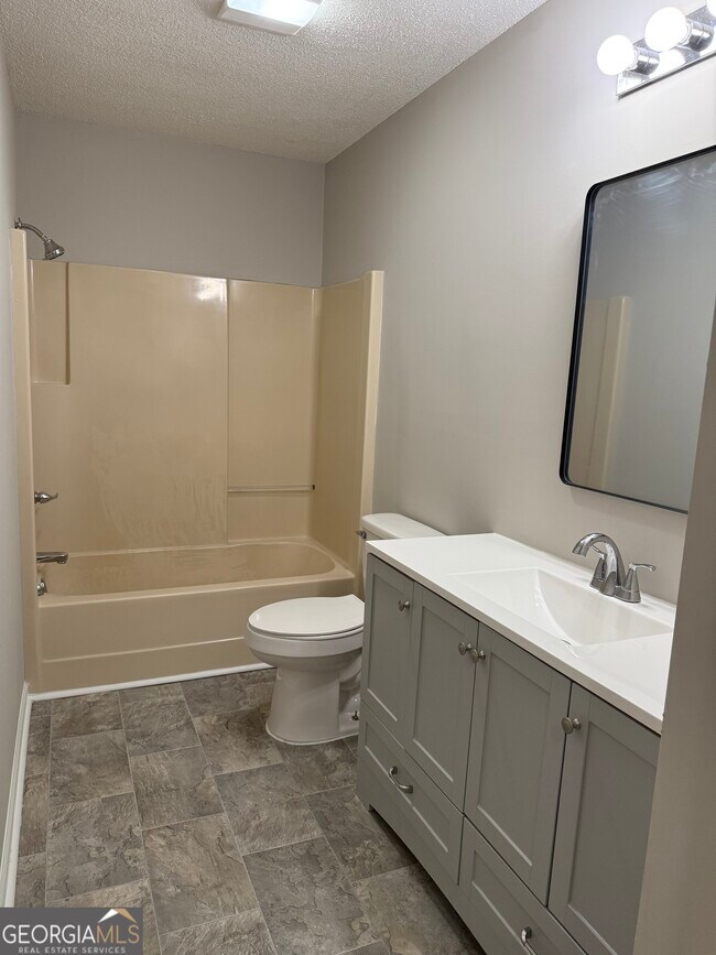 Building Photo - 731 Moon Bridge Rd