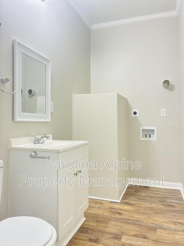 Building Photo - 1219 4th St