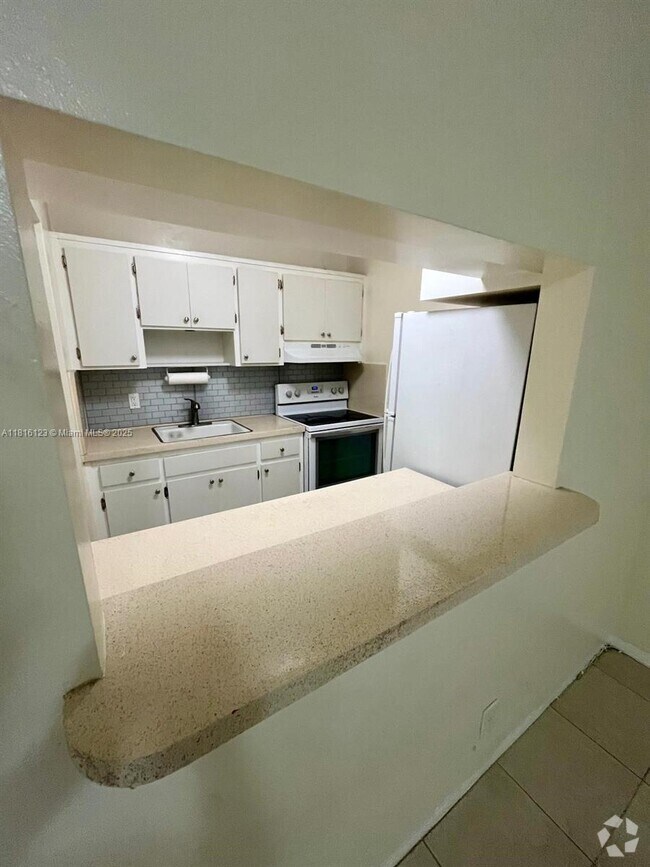 Building Photo - 1 bedroom in Hollywood FL 33020