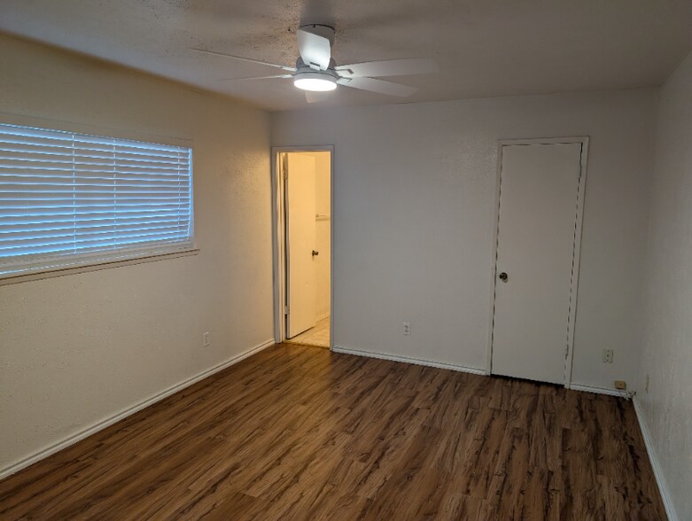 Building Photo - 144 Crestwood Blvd