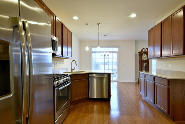 Building Photo - 147 Birch Ln