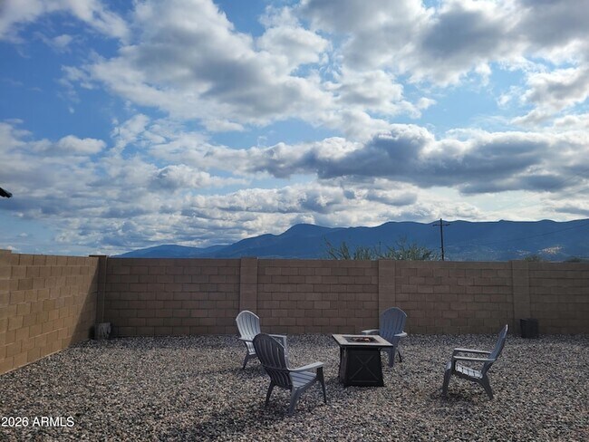 Building Photo - 785 W Azure Dr