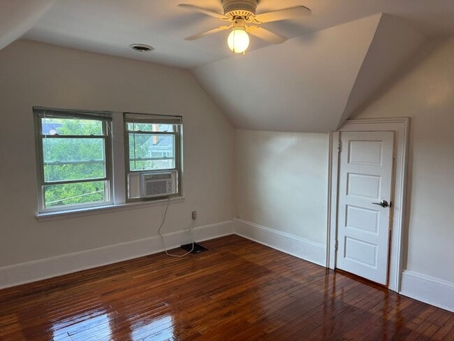 Building Photo - 5603 Fair Oaks St