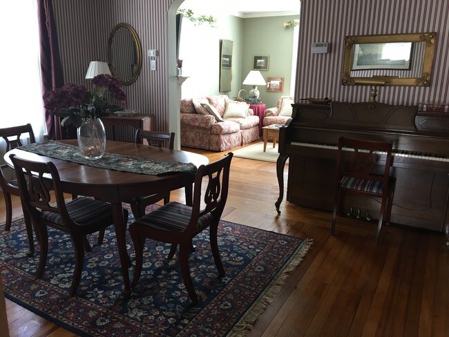 Building Photo - 57 George St