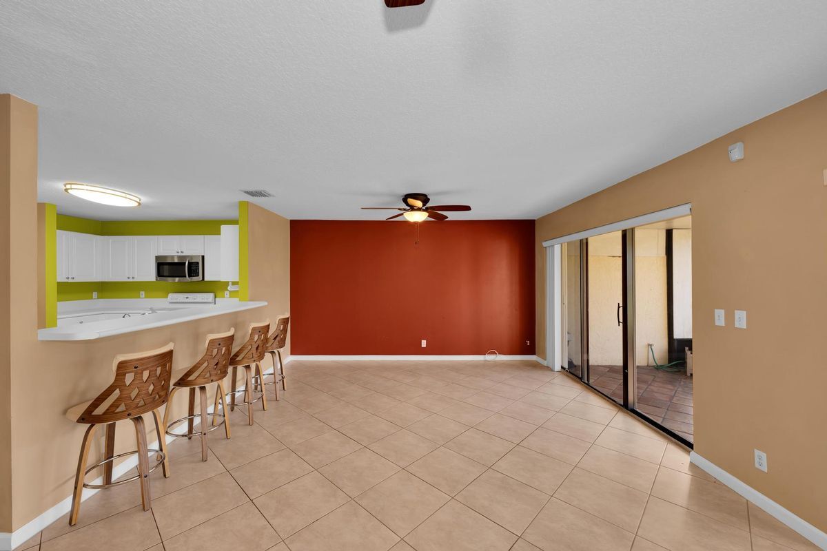 Building Photo - 9620 Alcazar Ln