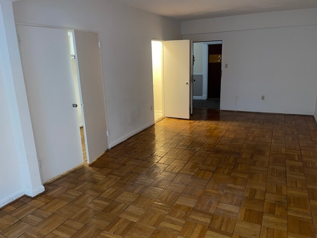 LR to entry - 1727 Massachusetts Ave NW