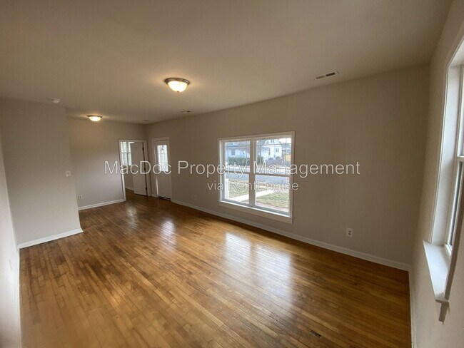 Building Photo - 311 McKinney St