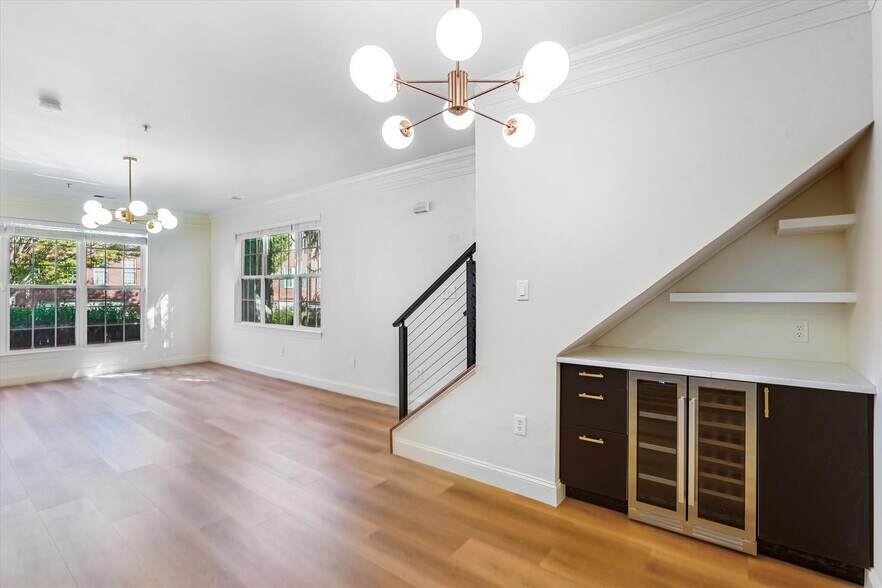 Building Photo - 604 Highland Ridge Ave