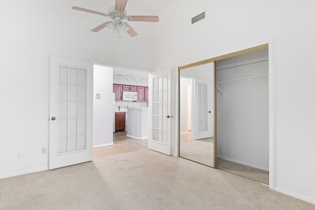 Building Photo - 3420 Country Club Dr W