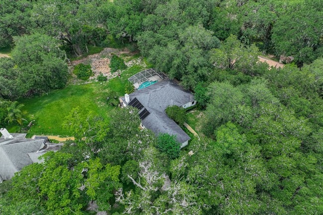 Building Photo - Beautiful 3/3 Pool Home in Gated Community W/ Lake Access