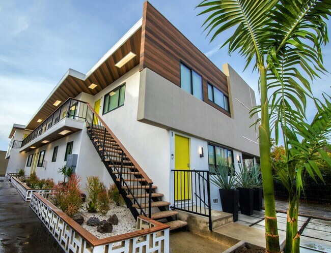 Building Photo - 1949 Park Grove Ave