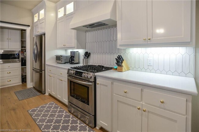 Building Photo - 8115 Donnington Ct