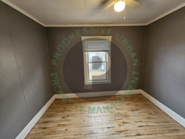 Building Photo - 2059 W 105th St