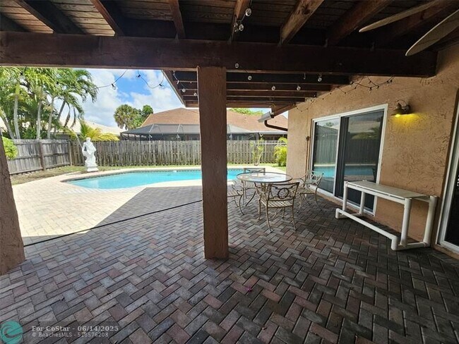 Building Photo - 11327 Little Bear Dr