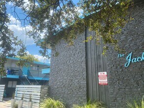 Building Photo - Great one bedroom in Hyde Park!