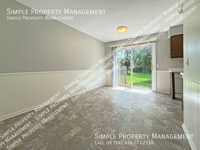 Building Photo - 770 Coleman St SE