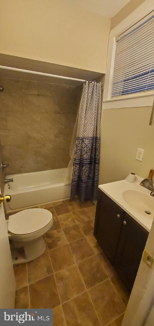 Building Photo - 215 High St