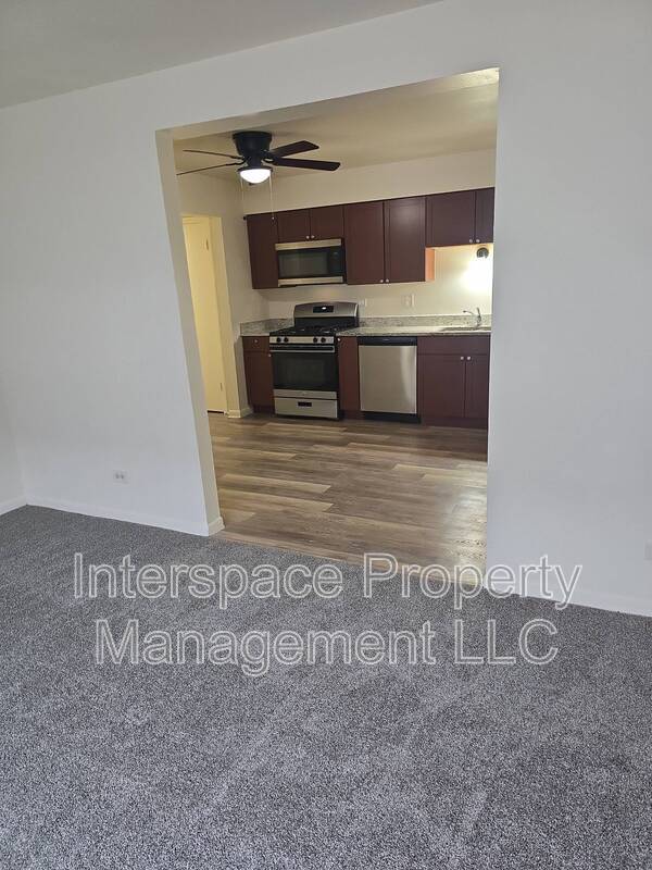 Building Photo - 9841 S Harlem Ave