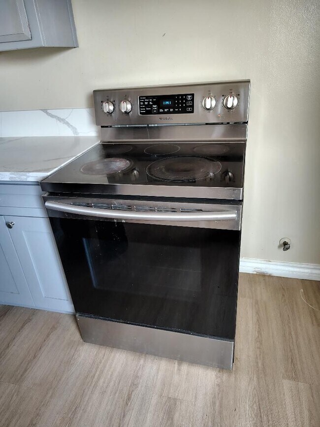 Building Photo - STINE ROAD #D