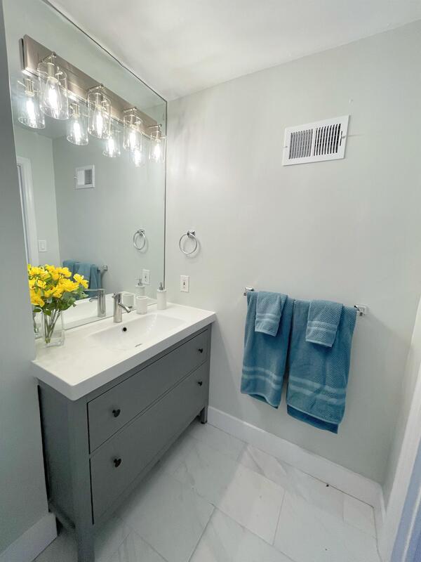 Building Photo - 7591 Amherst Ave