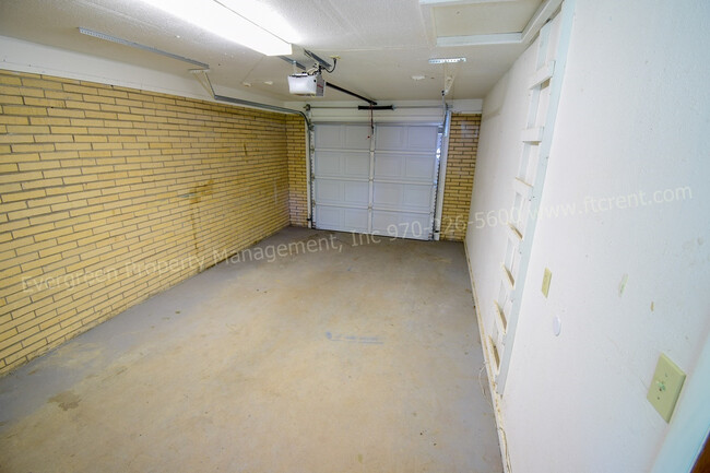 Building Photo - 3-Bedroom House Near City Park!