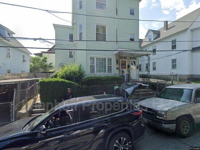 Building Photo - 25 Ware St