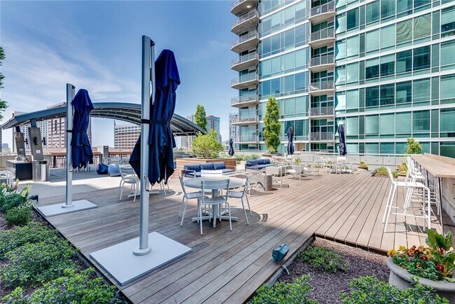 Building Photo - 923 Peachtree St NE