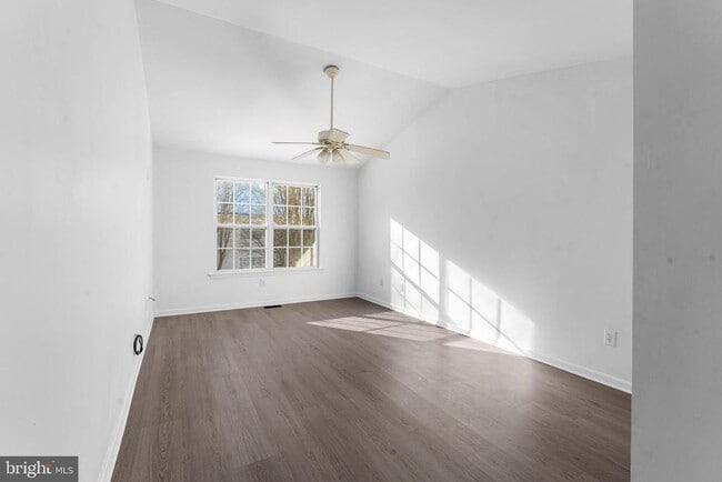 Building Photo - 204 Beckington Ct