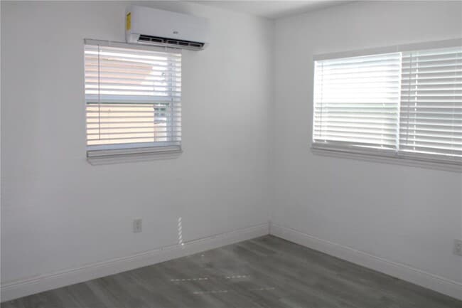 Building Photo - 6101 Dublin Dr