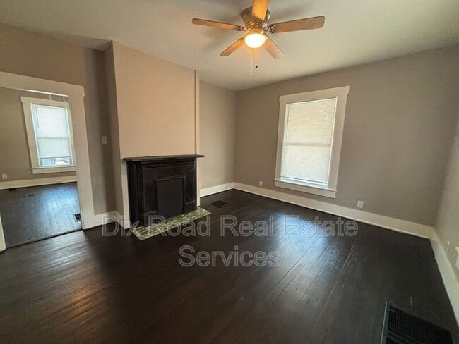 Building Photo - 304 Stanley St