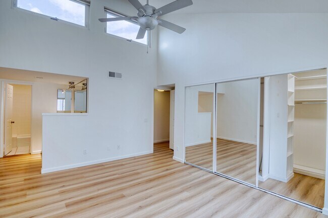 Building Photo - 938 18th St