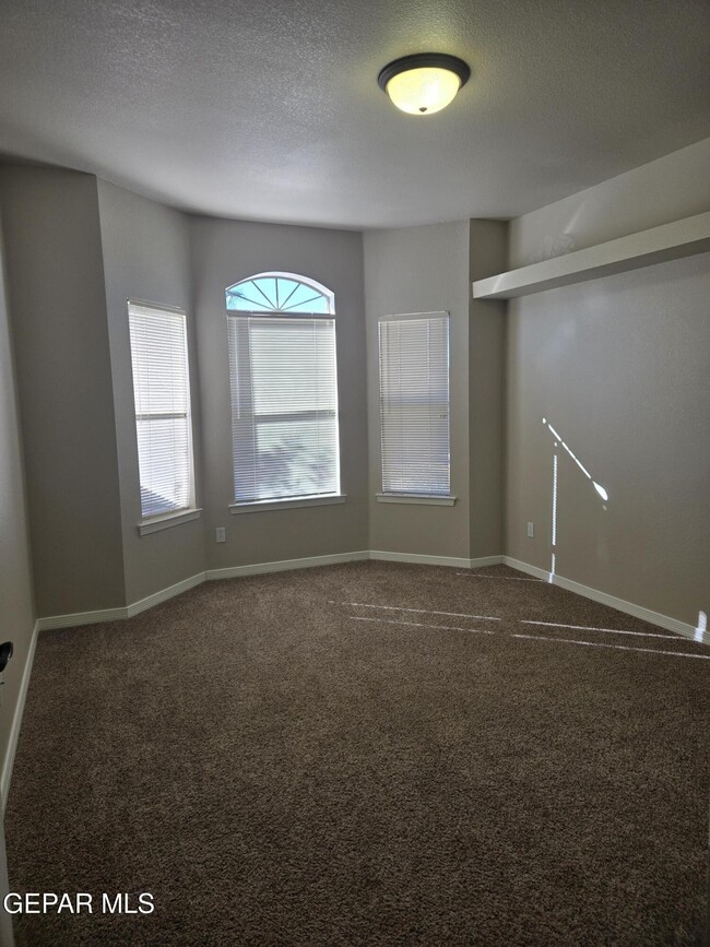 Building Photo - 6617 Cabana Del Sol Dr