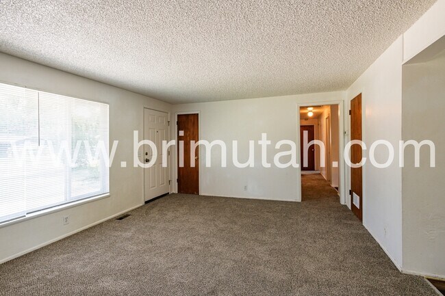 Building Photo - 656 E 5640 S