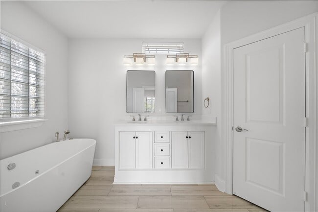 Building Photo - 2924 Leeland St