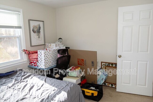 Building Photo - 5317 Macwood Dr