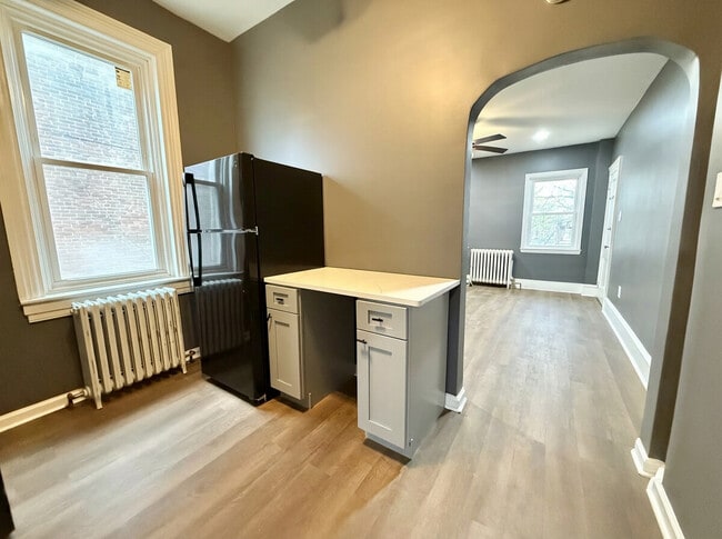 Building Photo - 347 Kerlin St