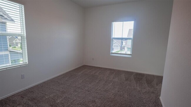 Building Photo - 1321 Weatherford Ln