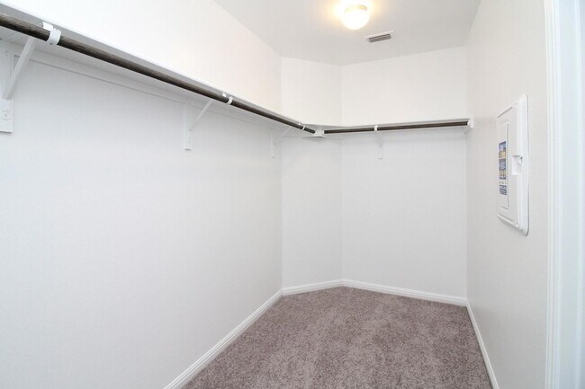 Building Photo - 10305 Forest Grove Dr