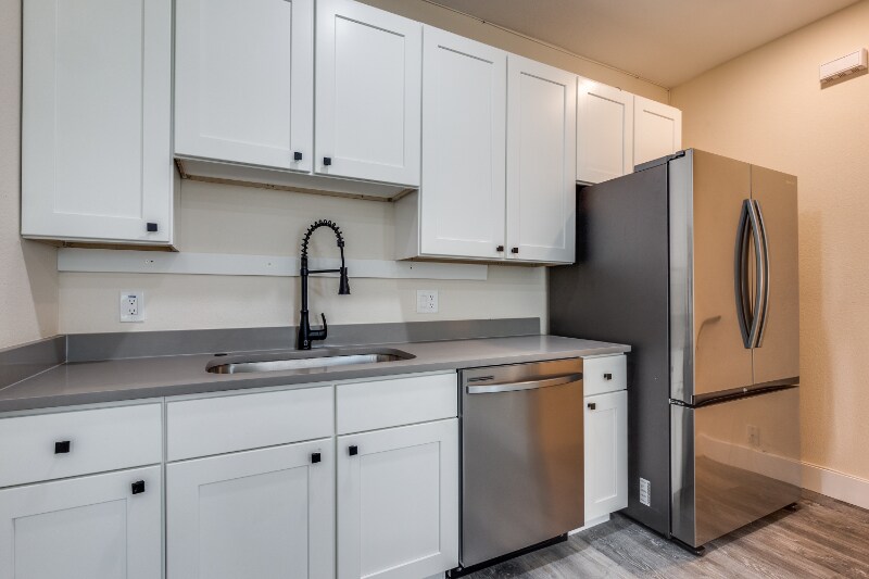 Building Photo - 511 N Davis Dr