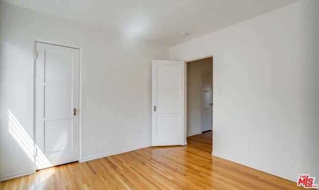 Building Photo - 3306 Waverly Dr