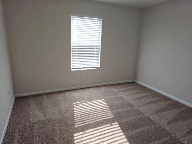 Building Photo - Brand New 3BR Home Minutes from the Airport