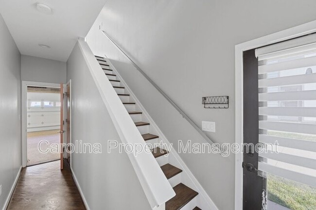 Building Photo - 919 Westbrook Dr
