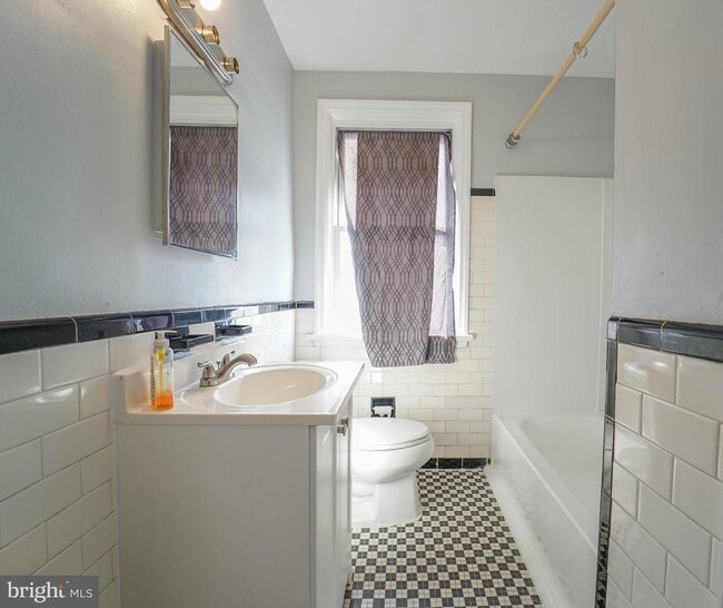 Building Photo - 809 Braeside Rd