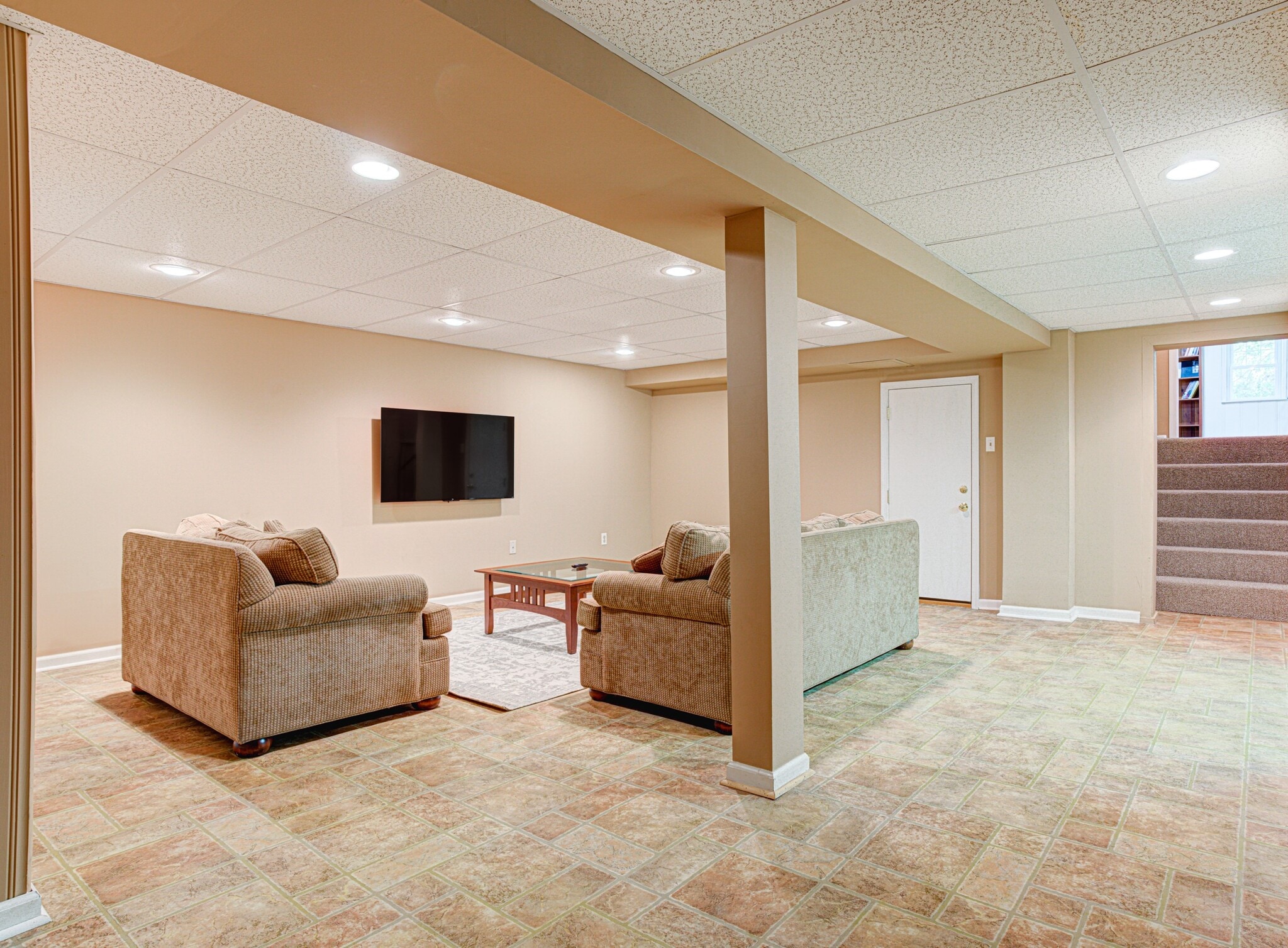 Building Photo - 7 Carol Ln