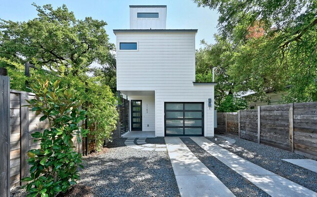 Primary Photo - 1183 Oak Grove Ave