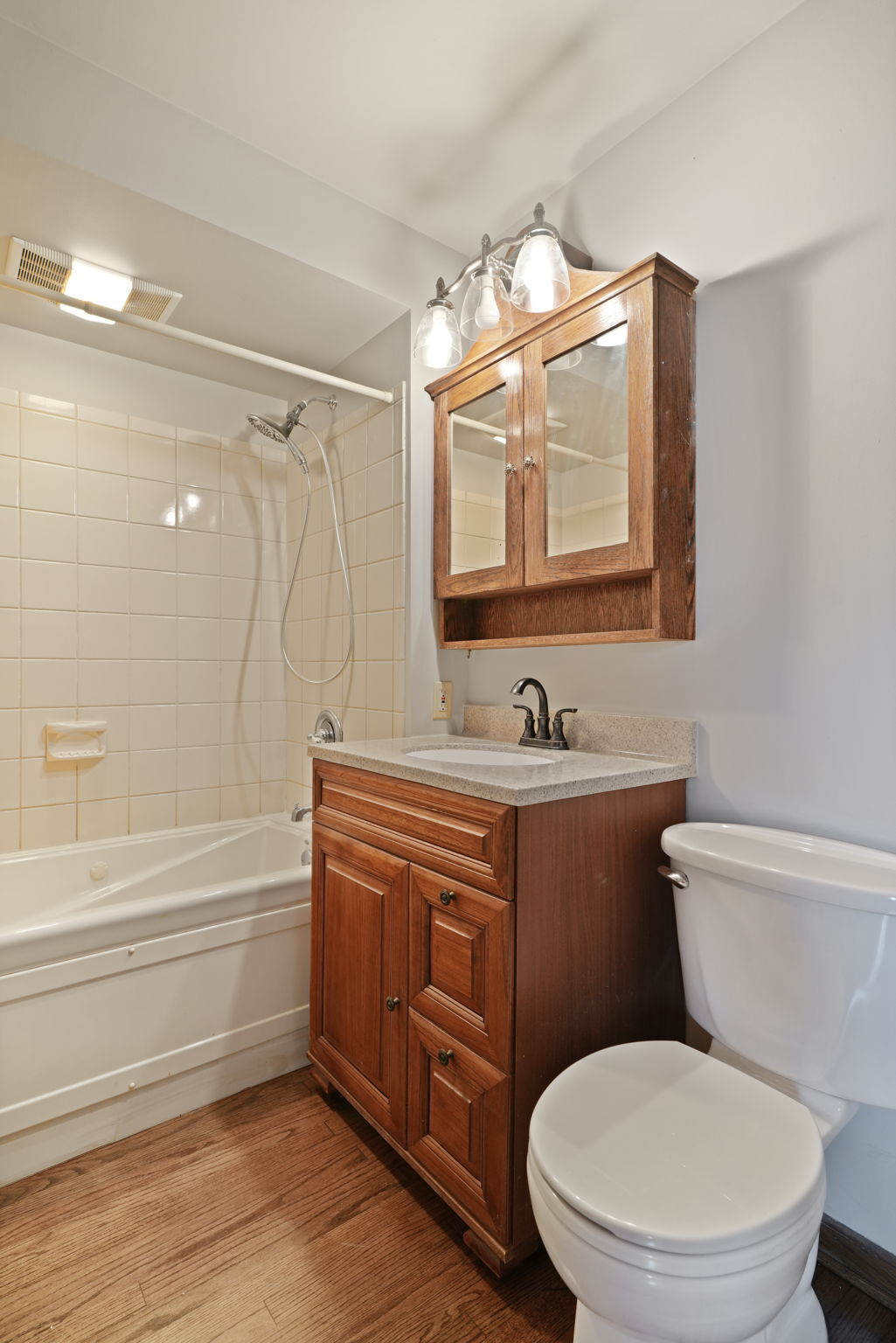 Bathroom Down - 1411 Goold St