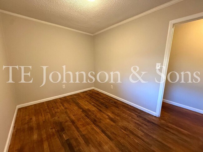 Building Photo - Charming 3BR/2BA Home with Hardwood Floors, Bonus Room & Outdoor Living