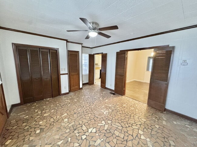 Building Photo - 135 S Greer St