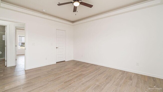 Building Photo - 15 E Yuma Ave