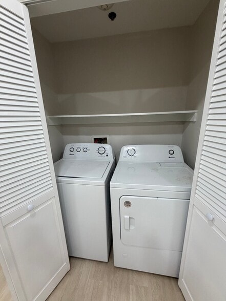 Building Photo - 167 N Grove St